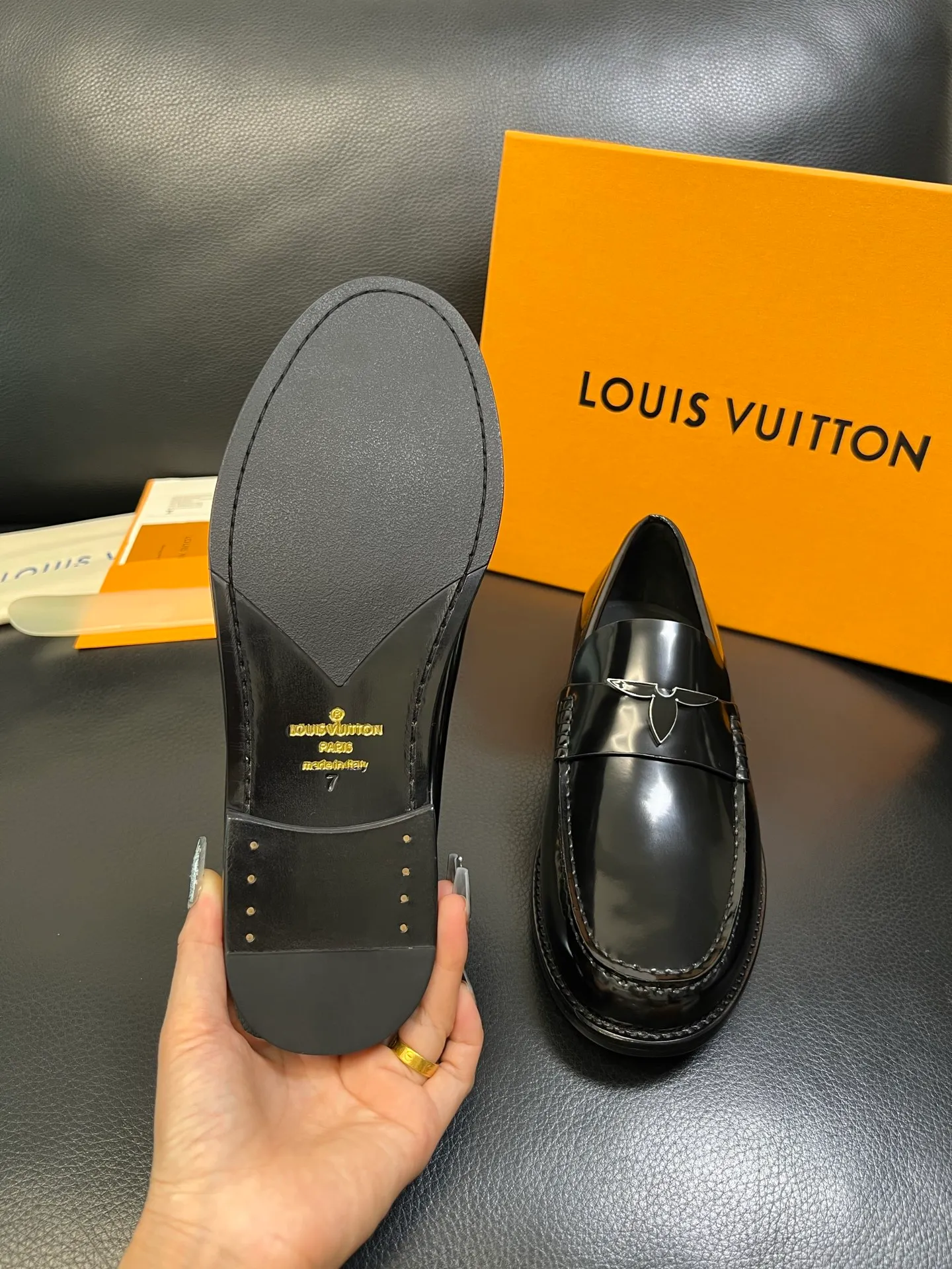 Men's shoes 💰920 Lv high quality top crafts Louis Vuitton leather shoes counter synchronized with original factory configuration, uppers imported from Italy, imported water-dyed cowhide lining, soles: original genuine leather soles specially provided by the original factory, original factory and single goods, welcome to compare, code number 39-44 (customized 38 45 46)
